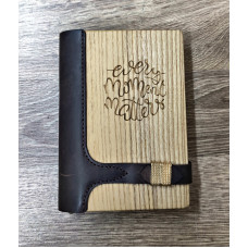 Notepad natural wood + leather Every moment matters with magnet clasp